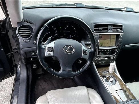 Used 2011 Lexus IS 350C w/ Luxury Pkg RWD image 7