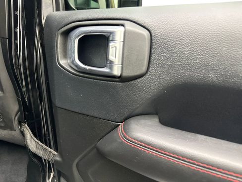 Used 2018 Jeep Wrangler Unlimited Rubicon AWD/4WD image 42