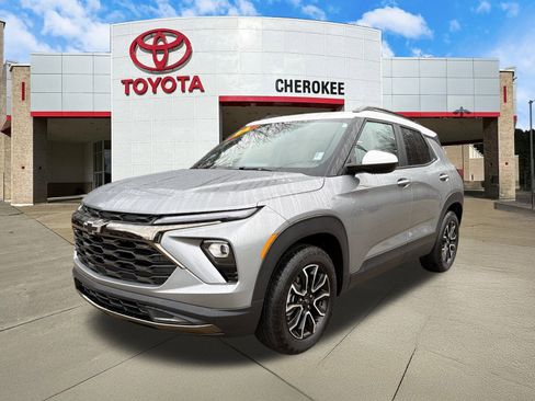 Used 2024 Chevrolet TrailBlazer ACTIV w/ Driver Confidence Package image 1