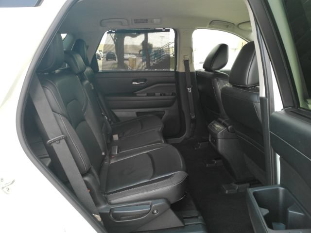 Used 2022 Nissan Pathfinder SL w/ SL Black Package FWD image 27