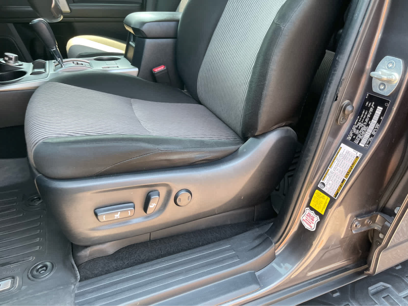 Used 2020 Toyota 4Runner SR5 AWD/4WD image 13