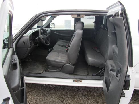 Used 2003 GMC Sierra 1500 2WD Extended Cab w/ Exterior Appearance Package image 9