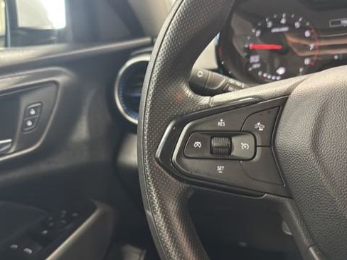 Used 2024 Chevrolet Trax LS w/ LS Convenience Package image 12