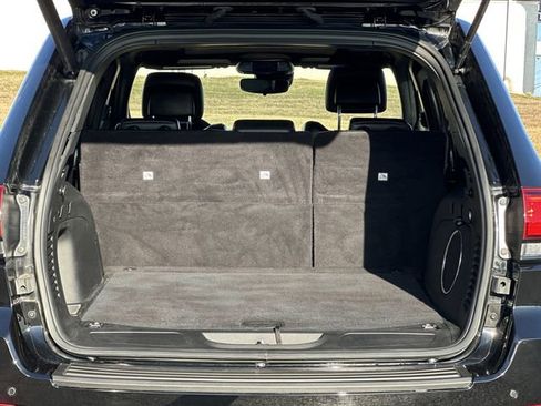 Used 2021 Jeep Grand Cherokee Laredo X image 24