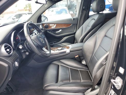 Used 2017 Mercedes-Benz GLC 300 4MATIC image 11