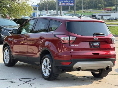Used 2017 Ford Escape SE FWD image 5