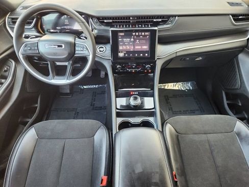 Used 2025 Jeep Grand Cherokee L Altitude RWD image 27