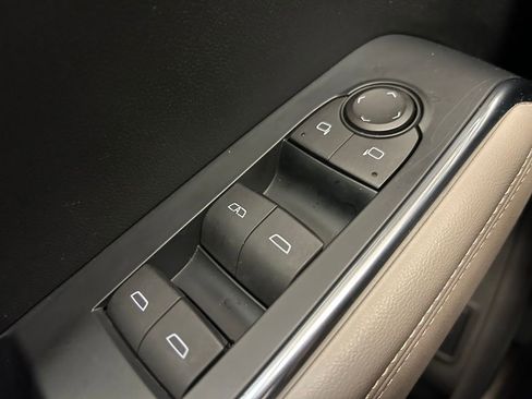 Used 2024 GMC Acadia Elevation image 21