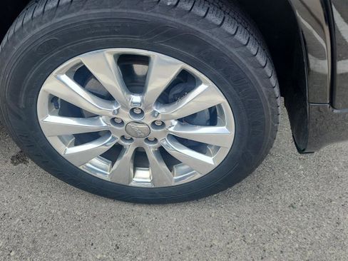 Used 2017 Jeep Cherokee Overland w/ Technology Group image 2