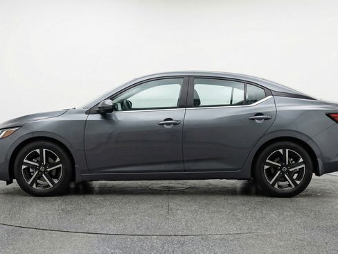Used 2025 Nissan Sentra SV image 5