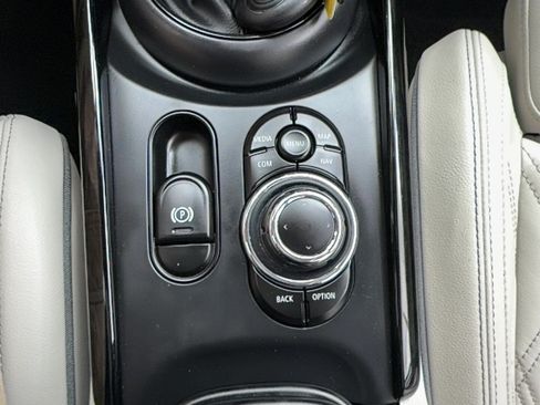 Used 2023 MINI Cooper Clubman S FWD image 9