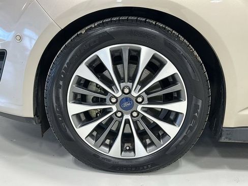 Used 2017 Ford C-MAX Energi Titanium w/ Equipment Group 501A image 15