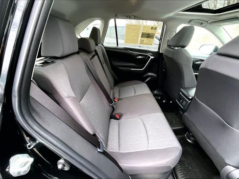 Certified 2024 Toyota RAV4 XLE w/ Convenience Package image 18