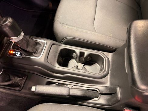 Used 2022 Jeep Wrangler Sport image 24