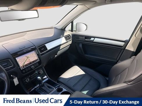 Used 2012 Volkswagen Touareg Sport AWD/4WD image 30
