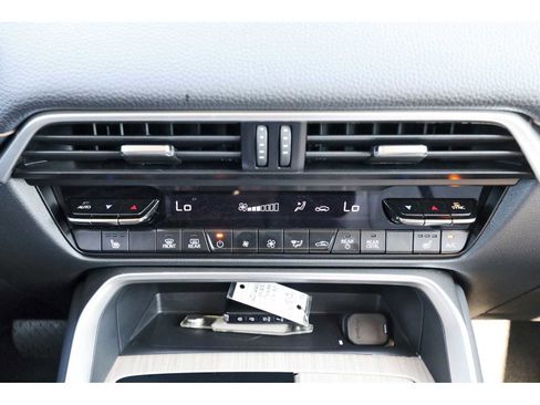 Certified 2025 MAZDA CX-90 3.3 Turbo w/ Preferred Package image 25