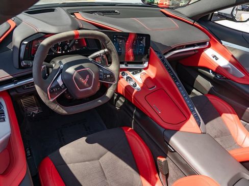 Used 2024 Chevrolet Corvette Stingray Preferred Cpe w/ Z51 Performance Package RWD image 18
