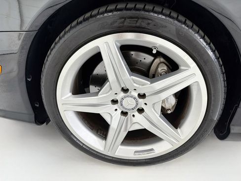 Used 2011 Mercedes-Benz SL 550 image 32