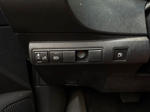 Used 2025 Toyota Corolla LE FWD image 20