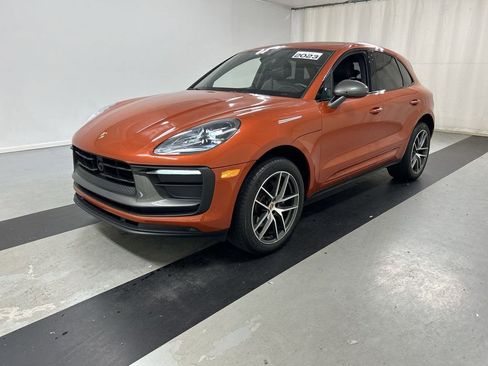 Certified 2023 Porsche Macan Turbo AWD/4WD image 5