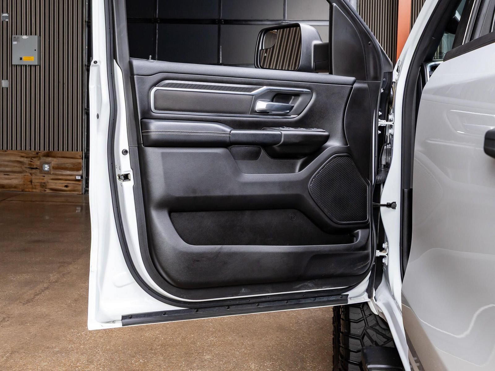 Used 2025 RAM 1500 Big Horn AWD/4WD image 34