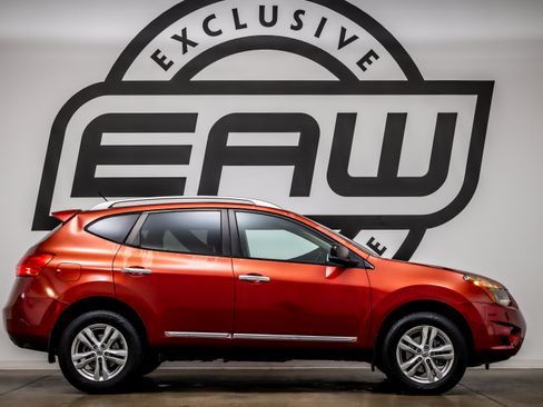 Used 2015 Nissan Rogue S w/ Convenience Package FWD image 9