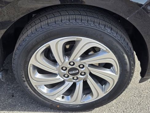 Certified 2024 Lincoln Navigator Reserve AWD/4WD image 19