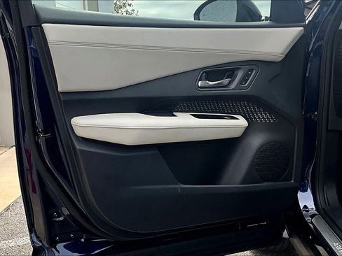 Used 2023 Nissan Ariya FWD image 20