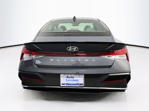 Used 2025 Hyundai Elantra Sport FWD image 6