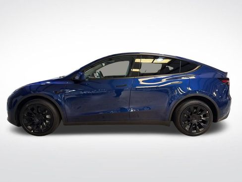 Used 2023 Tesla Model Y Long Range image 10