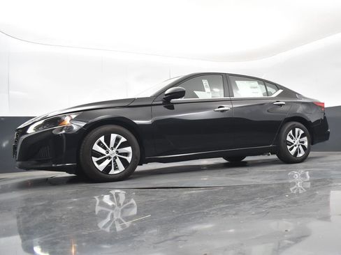 Used 2025 Nissan Altima 2.5 S image 37