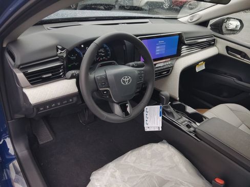 New 2026 Toyota Camry Hybrid AWD/4WD image 7
