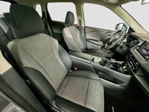 Used 2023 Nissan Rogue SV FWD image 29
