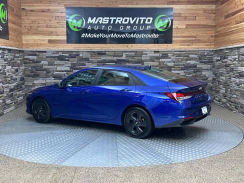 Used 2023 Hyundai Elantra SEL w/ Cargo Package image 7