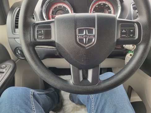 Used 2014 Dodge Grand Caravan SXT image 14