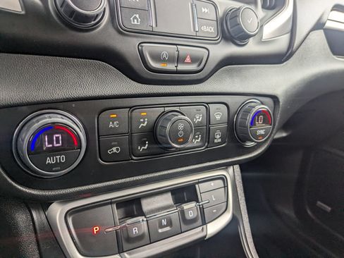 Used 2023 GMC Terrain SLT w/ Infotainment Package II AWD/4WD image 19