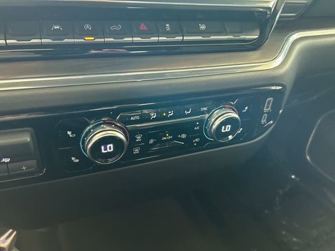 Used 2025 GMC Sierra 1500 SLT image 45