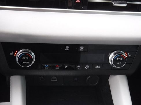 Used 2022 Mitsubishi Outlander SEL image 23