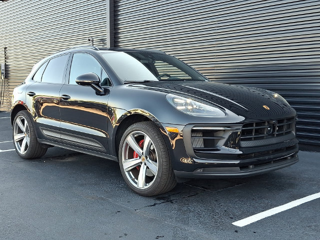 Certified 2024 Porsche Macan S AWD/4WD image 9