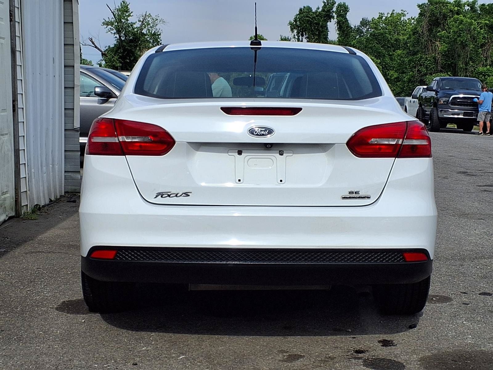 Used 2015 Ford Focus SE FWD image 4