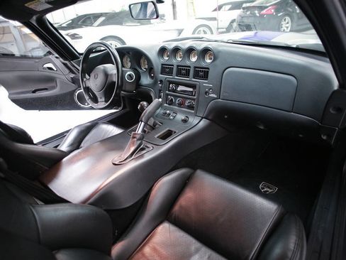 Used 1999 Dodge Viper GTS RWD image 19