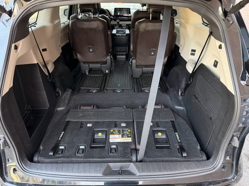 Used 2022 Toyota Sienna Platinum w/ Protection Package (TMS) image 12