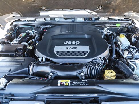 Used 2017 Jeep Wrangler Unlimited Sahara image 26