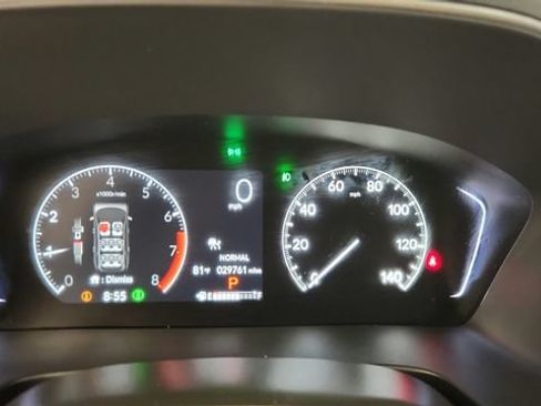 Used 2025 Honda Pilot Touring image 14