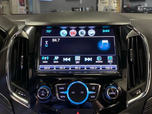 Used 2018 Chevrolet Cruze Premier w/ Premier True North Edition FWD image 22