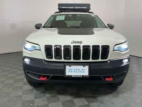 Used 2019 Jeep Cherokee Trailhawk AWD/4WD image 3