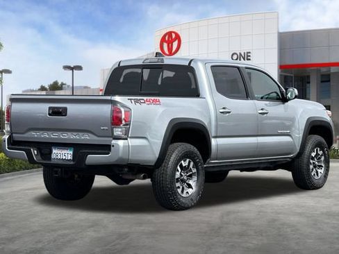 Certified 2023 Toyota Tacoma TRD Off-Road w/ Technology Package AWD/4WD image 5