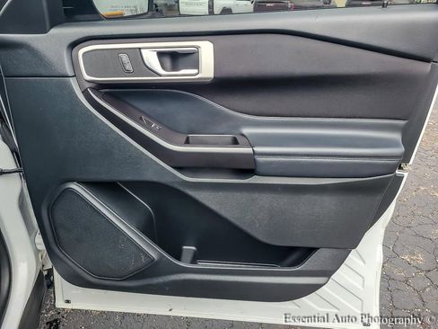 Used 2020 Ford Explorer XLT AWD/4WD image 25