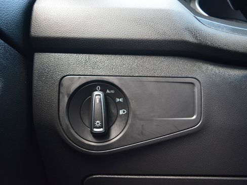 Used 2019 Volkswagen Tiguan SE w/ Panoramic Sunroof Package AWD/4WD image 30