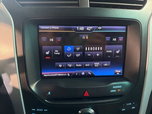 Used 2013 Ford Explorer XLT image 25